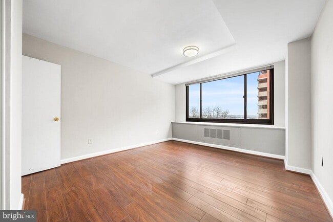 Building Photo - 1021 Arlington Blvd