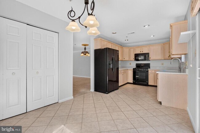Building Photo - 323 Glenn Rose Cir