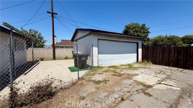 Building Photo - 12312 Loma Dr