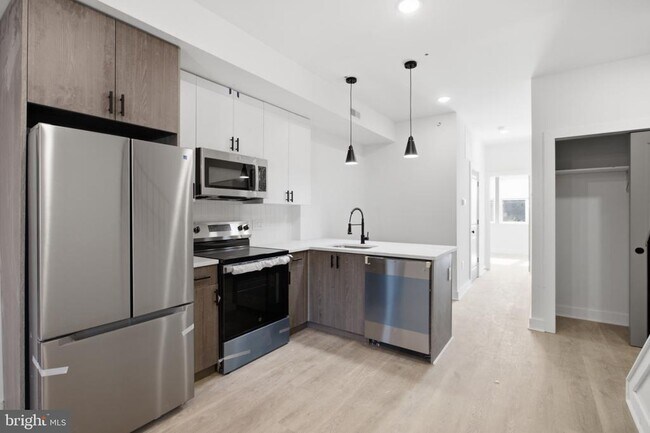 Building Photo - 2330 N 16th St