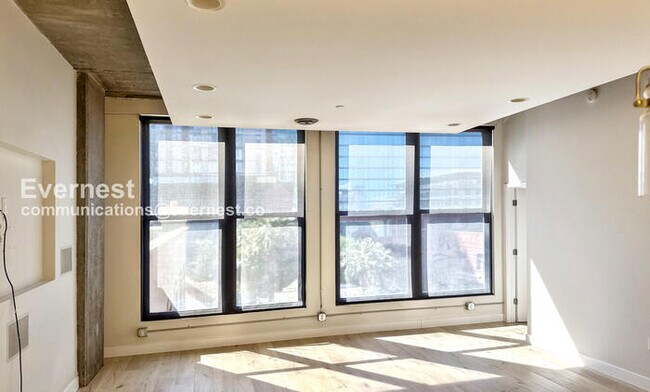 Primary Photo - 2 Bed/2 Bath Condo with Garage / Pet-Frien...