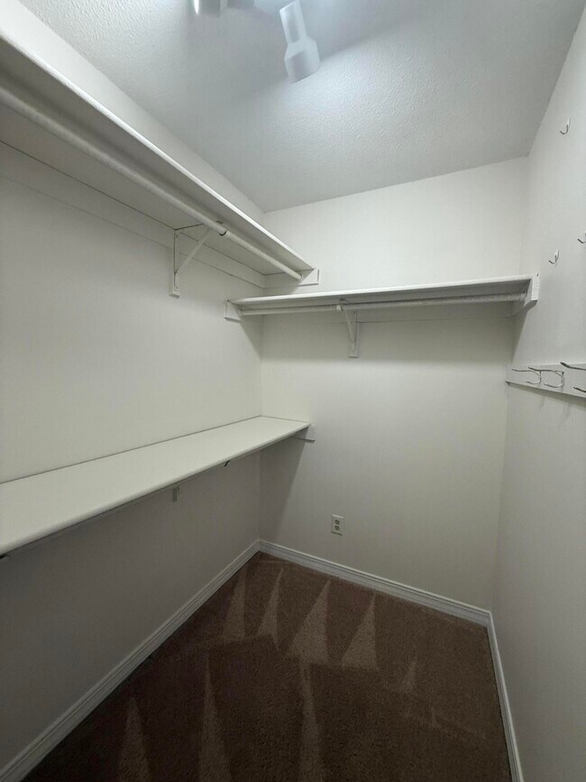 Building Photo - 1305 Ariel Ct