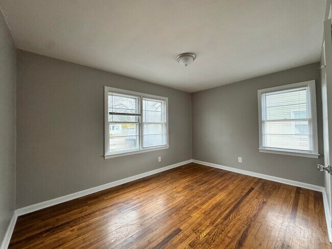 Building Photo - 790 Allendale Dr