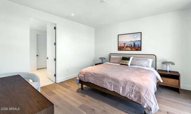 Building Photo - 6302 E Camelback Rd