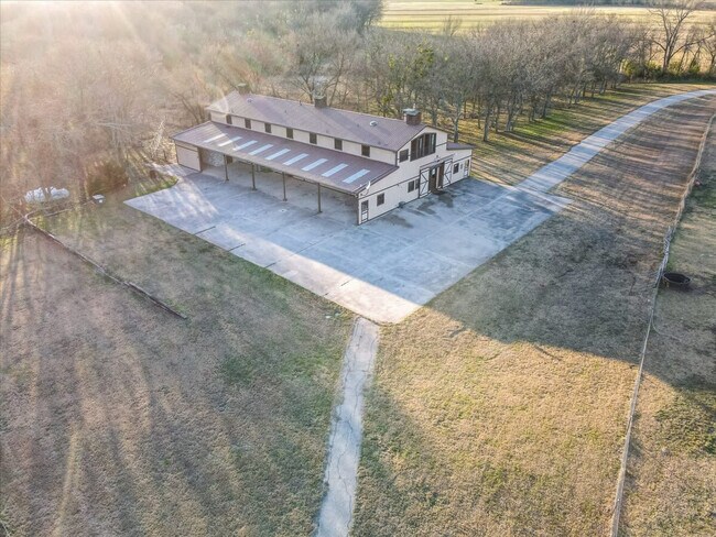 Building Photo - 9680 Co Rd 128