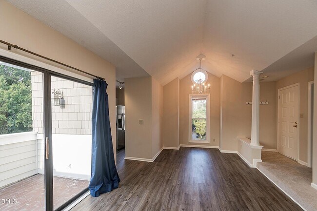 Building Photo - 1021 Brighthurst Dr