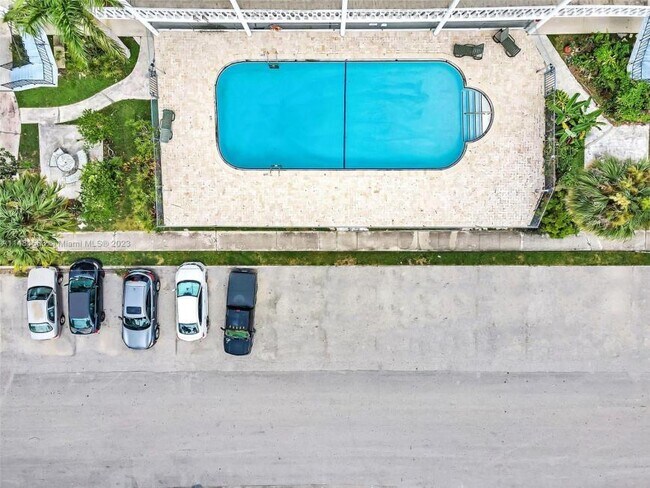 Building Photo - 2 bedroom in North Miami beach FL 33162