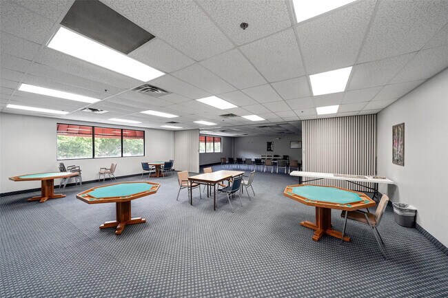 Building Photo - 361 S Hollybrook Dr