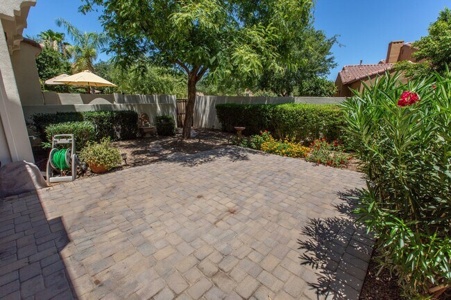 Building Photo - 4700 S Fulton Ranch Blvd