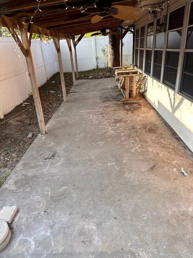 Building Photo - Flour Bluff 3 bedroom 2 bathroom