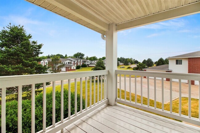 Building Photo - 8330 Lexington Pl