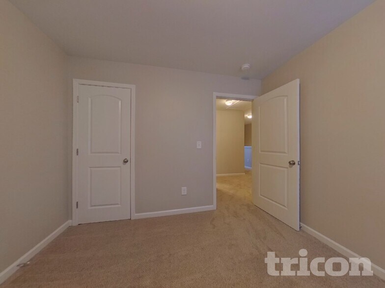 Building Photo - 2037 St Augustine Pl