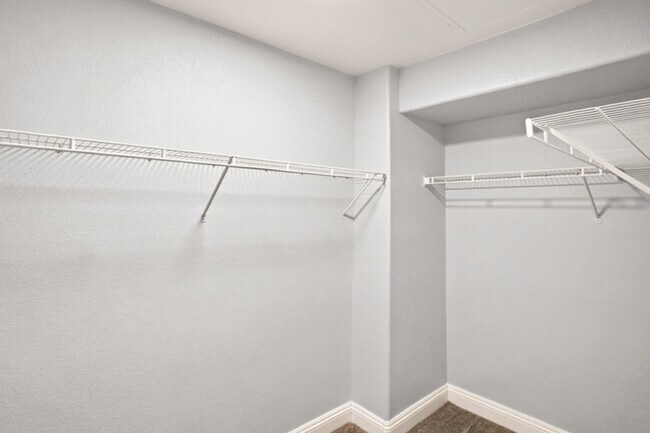 Building Photo - 3 Bed, 2 Bath -Gated- South West Las Vegas