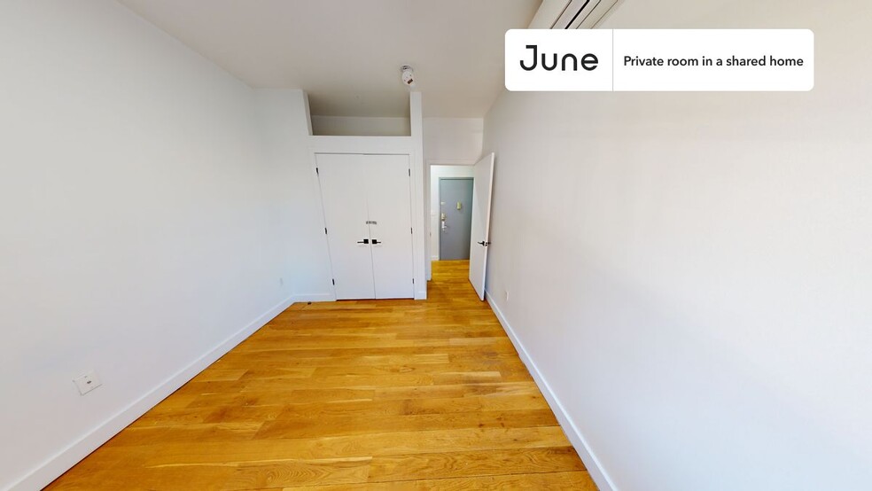 Primary Photo - Private bedroom in 5 bed/3 bath Home