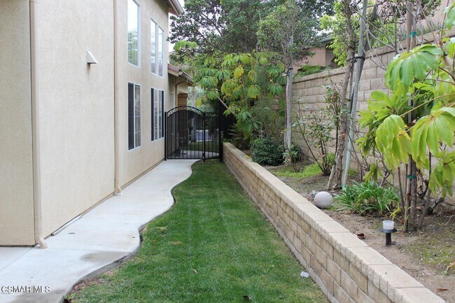 Building Photo - 2033 Yellowthroat Pl