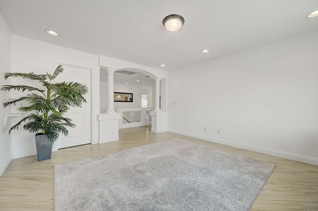 Building Photo - FANTASTIC FULLY UPGRADED FURNISHED RENTAL LOCATED IN THE SOUTHWEST!!!