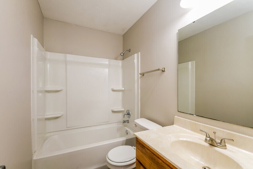 Building Photo - 522 Venus Dr