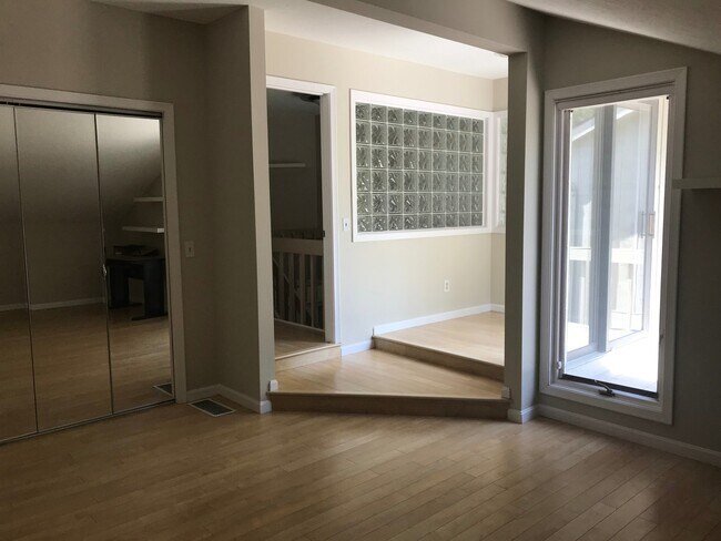 Building Photo - Solon 4 Bedroom Rental