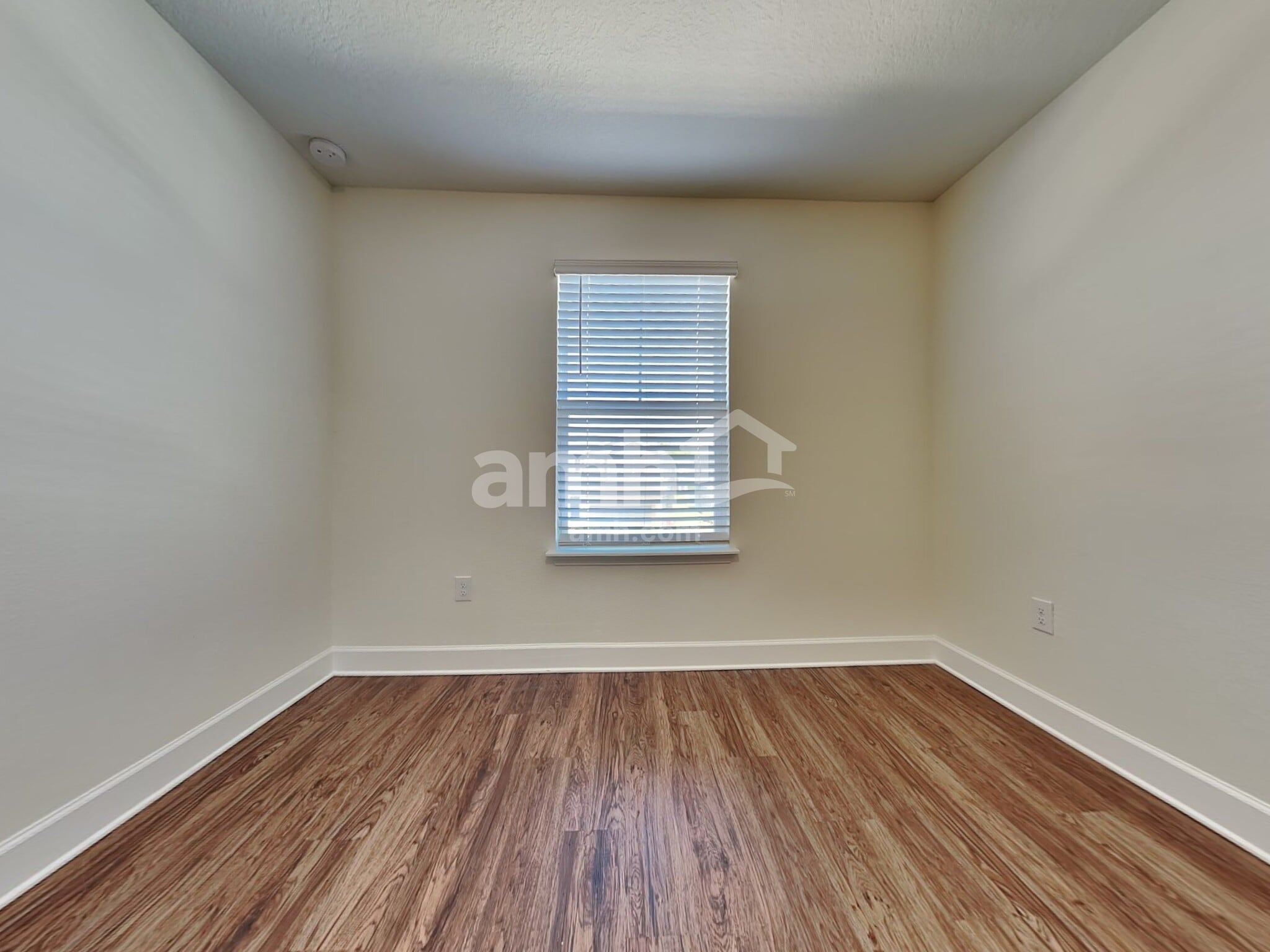 Building Photo - 1005 Walden Pond Dr