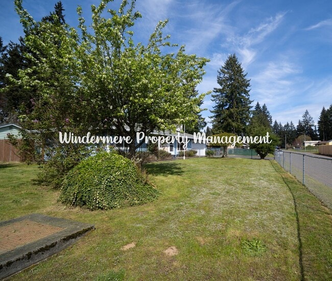 Building Photo - Bright and Charming 3 bed Rambler in Convenient Port Orchard Location