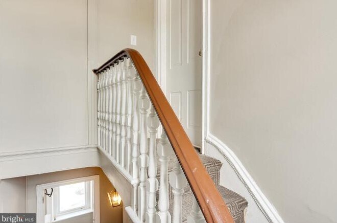 Building Photo - 414 Pine St