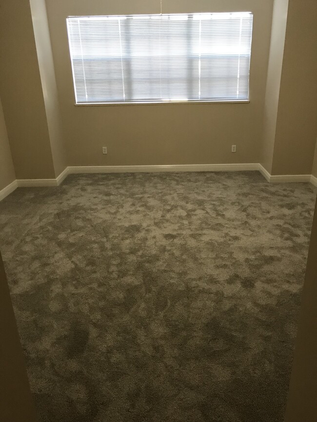 Building Photo - 5111 W Hyde Park Ct
