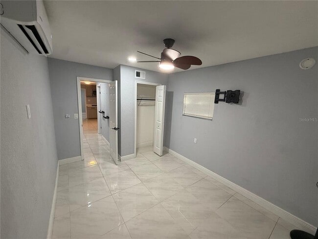 Building Photo - 8204 Dahlia Ave