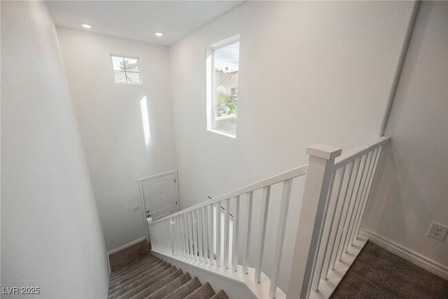 Building Photo - 376 Yellow Finch Ln