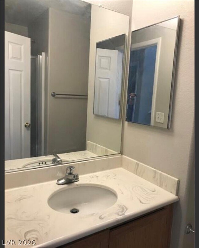 Building Photo - 6473 Blue Iris Ct