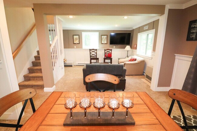 Building Photo - 32 Attitash Loop