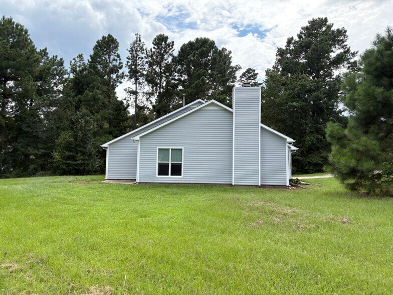 Building Photo - 4406 Tyne Dr
