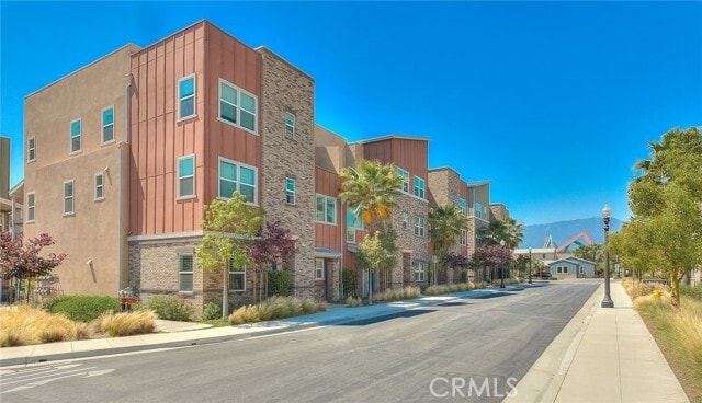 Building Photo - 8872 Maple Ave