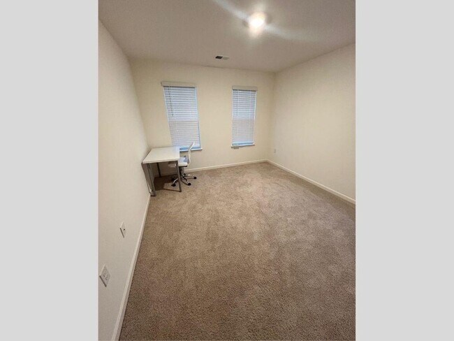 Building Photo - 1120 Trident Maple Chase