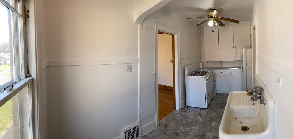 Building Photo - 1728 Rural St