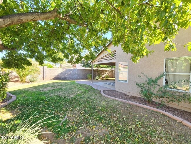 Building Photo - 2324 E Browning Pl