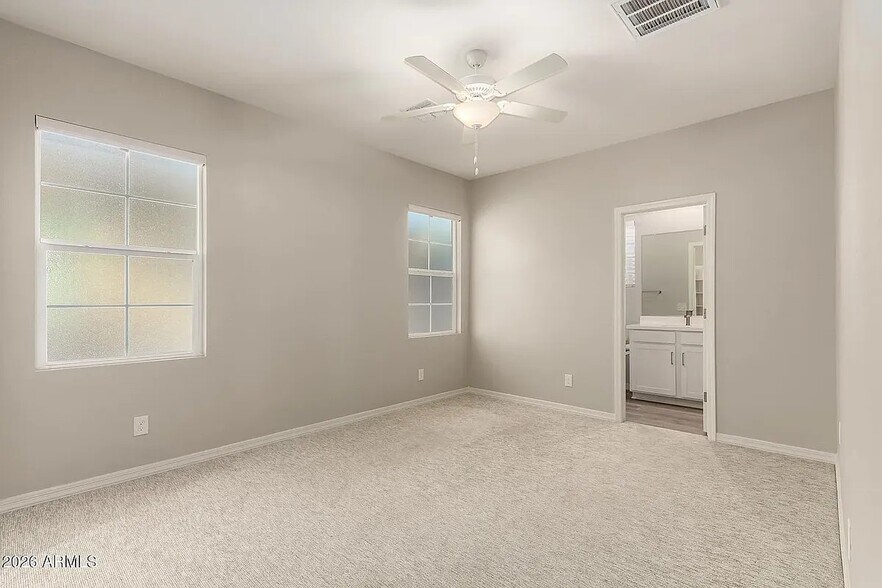 Building Photo - 1476 E Shannon St