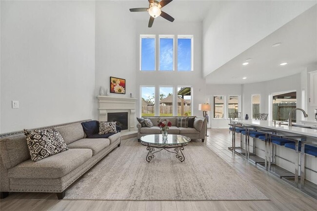 Building Photo - 1711 Country Air Ln