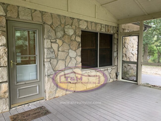 Building Photo - Spacious Home in Perry Township!