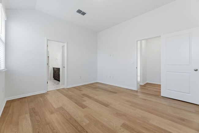 Building Photo - 183 Glocken Ln