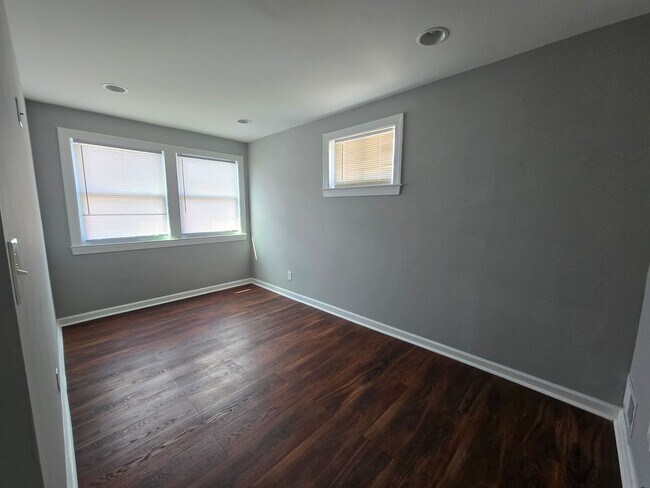 Building Photo - **3 BEDROOM TOWNHOME IN BALTIMORE COUNTY AVAILABLE**