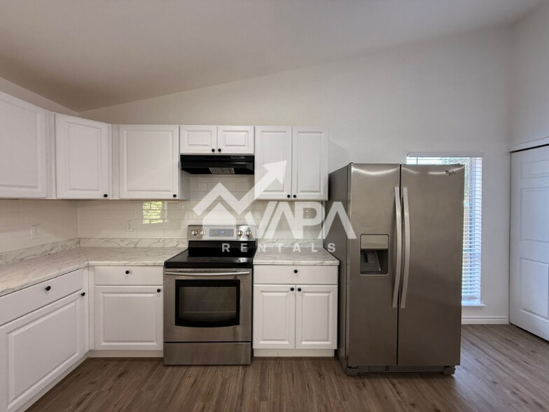 Building Photo - 4558 Los Ranchitos St