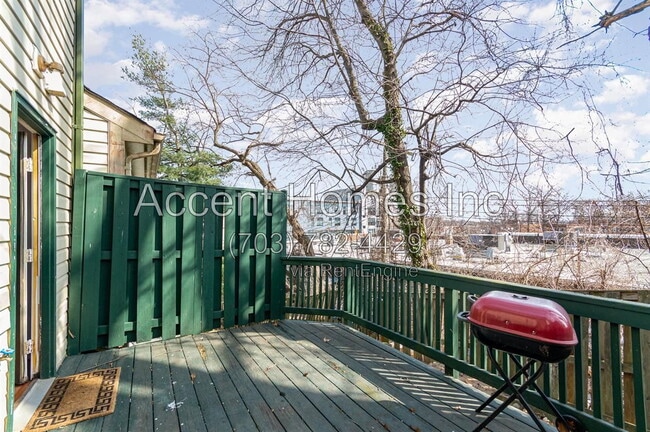 Building Photo - 5028 9th St S