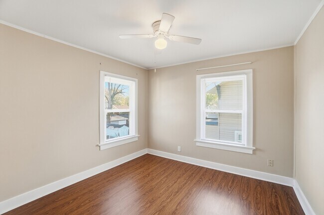 Building Photo - 1033 Forest Ave