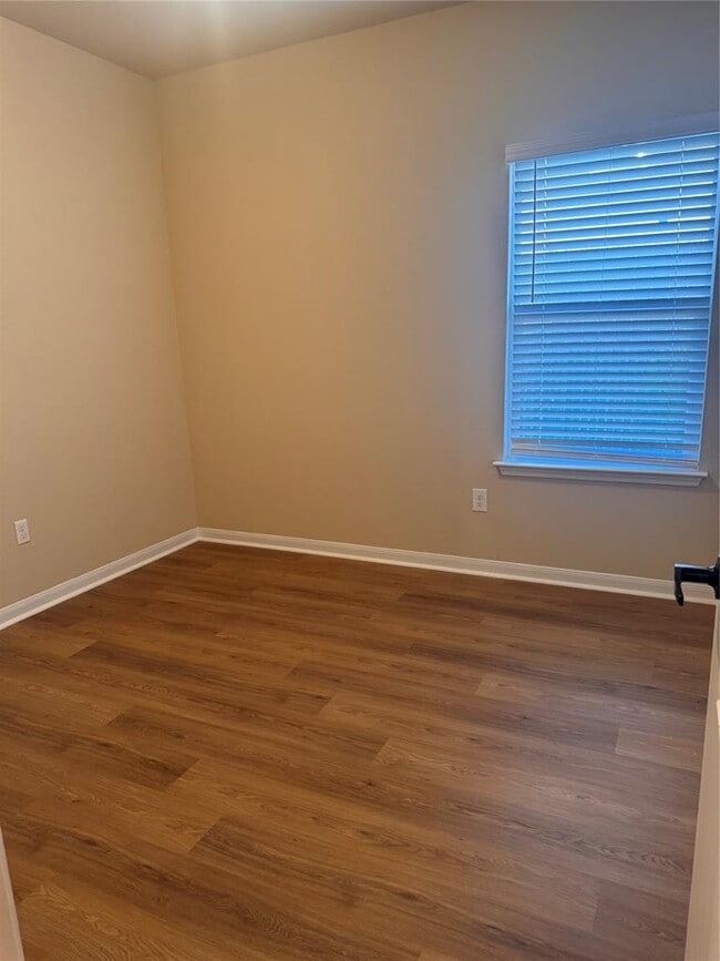 Building Photo - 409 Sabina Dr