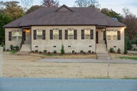 Building Photo - 374 Big Station Camp Blvd