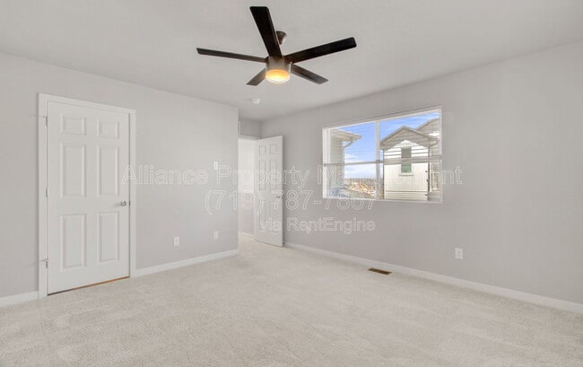 Building Photo - 5732 Thurless Ln