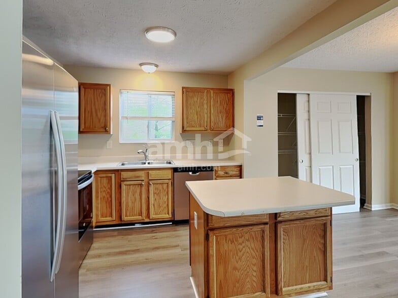 Building Photo - 563 Tupelo Dr