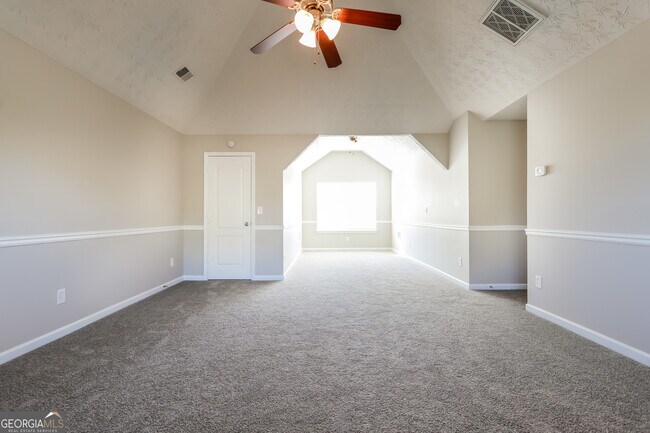 Building Photo - 210 Heaton Pl Trail