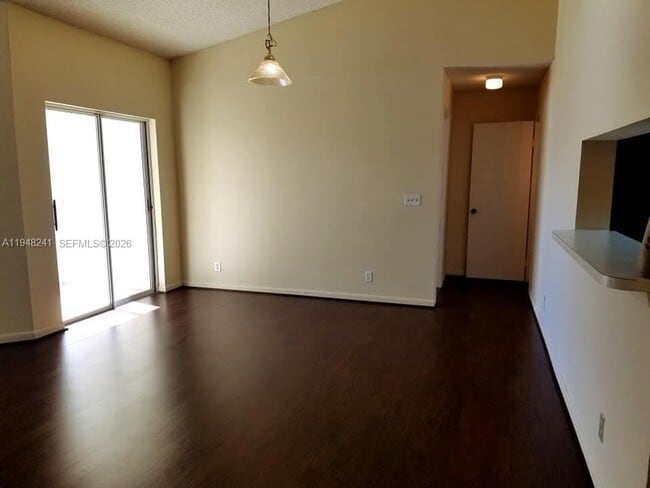 Building Photo - 9701 Westview Dr