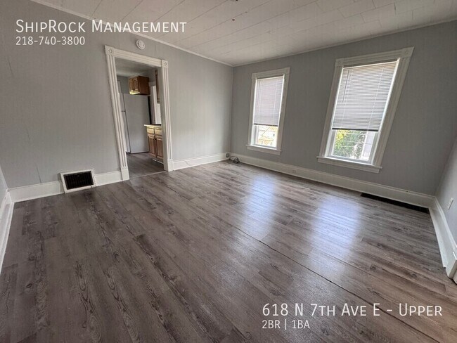 Building Photo - 618 N 7th Ave E